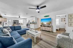 Surf Shack, Pool, Hot Tub, Golf Cart, Beach, Bikes - Image 3