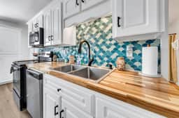 Surf Shack, Pool, Hot Tub, Golf Cart, Beach, Bikes - Image 5