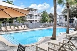 Two Pools, Private Beach, Bikes, Walk to Beach - Image 3