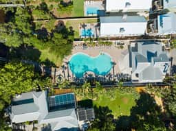 Blue Ocean Retreat - Image 4