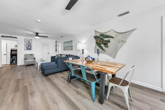 Surf Shack, Pool, Hot Tub, Golf Cart, Beach, Bikes - Image 4