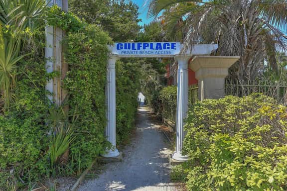 Walk to Deeded Beach! Beach Gear! Hot Tub! Pools! - Image 5