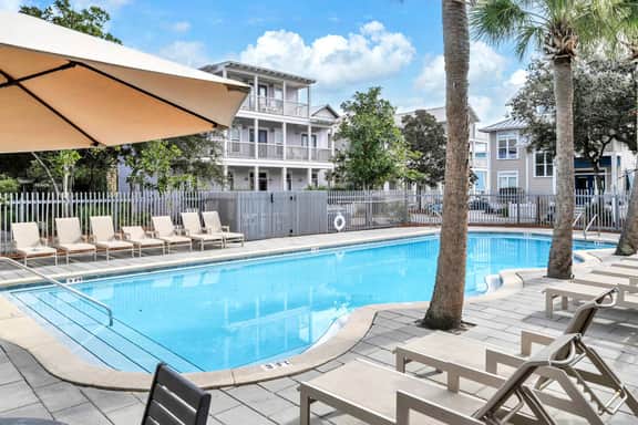 Two Pools, Private Beach, Bikes, Walk to Beach - Image 3